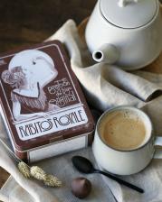 Rabitos Royale figos juodajame šokolade 14 vnt metalinėje dėžutėje 248 g