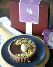 Rabitos Royale figs covered in white chocolate 8 units in the box 142 g