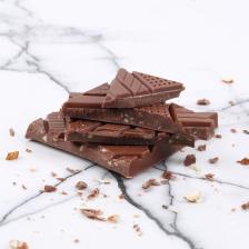 Le Chocolat des Français Mini Milk Chocolate with Almonds 25 g