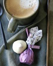 Rabitos Royale figs covered in white chocolate 6 units in the box 95 g