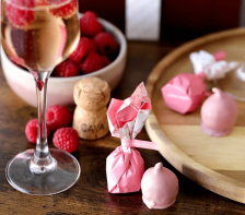 Rabitos Royale dried fig in ruby chocolate 1 vnt