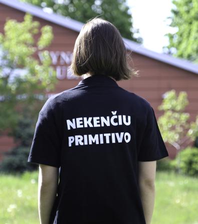 Marškinėliai „Nekenčiu primitivo“