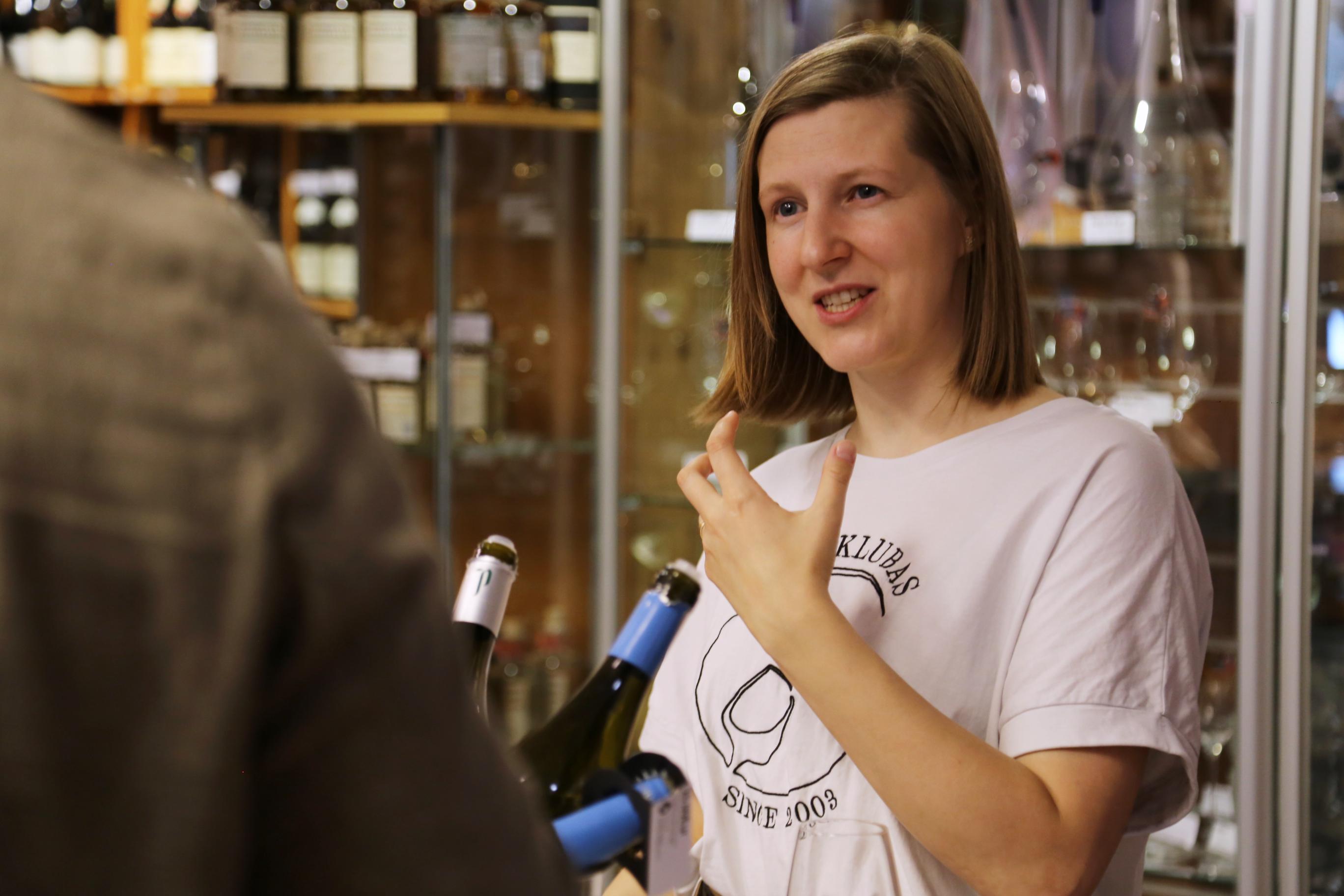 Gabrielė Pravilonienė, Vyno klubo ekspertė