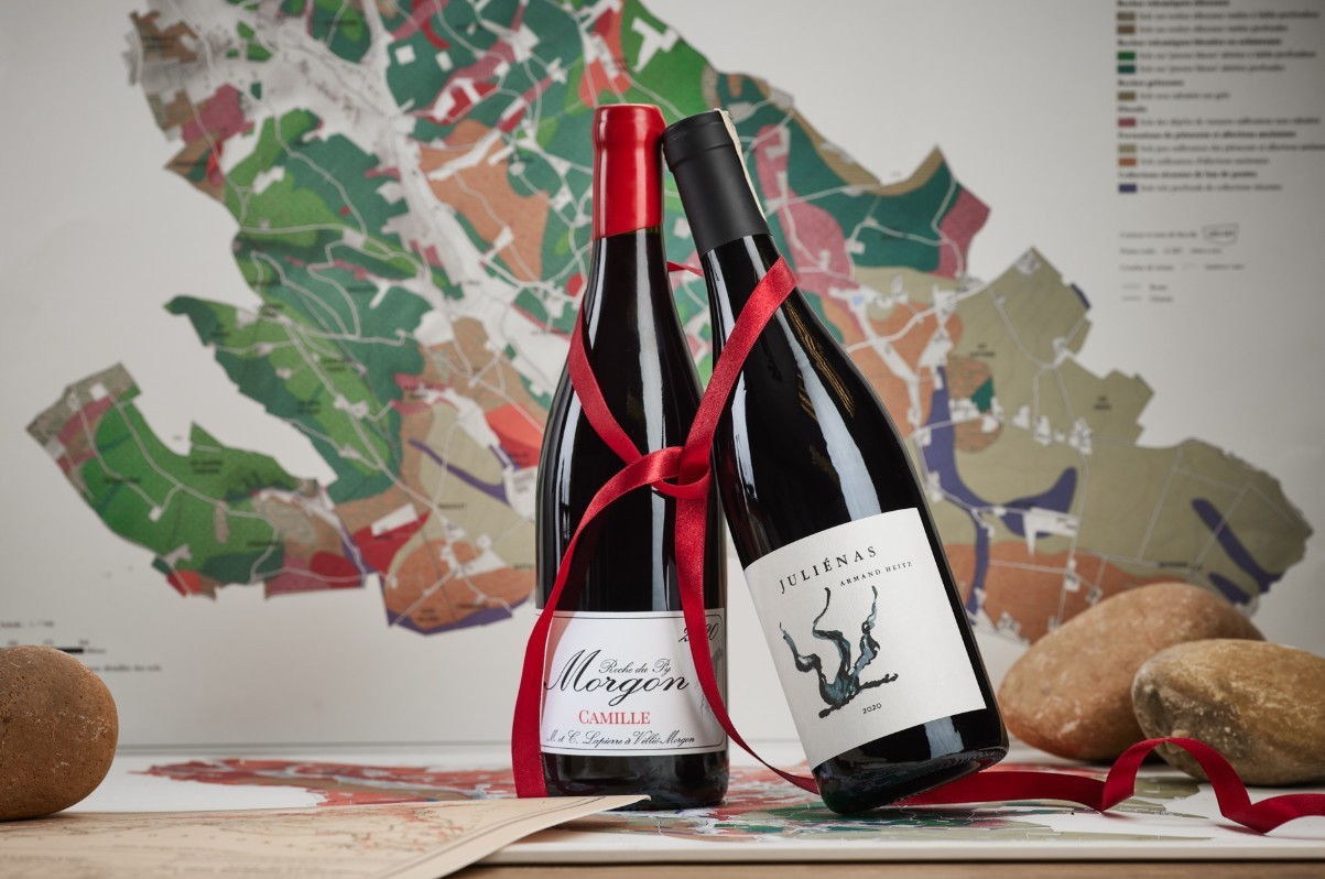 Romantiškas vynas taurėje