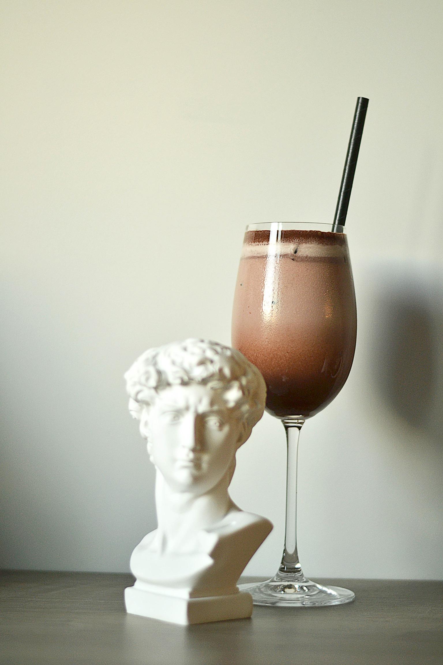 &Scaron;altas kakavos gėrimas taurėje