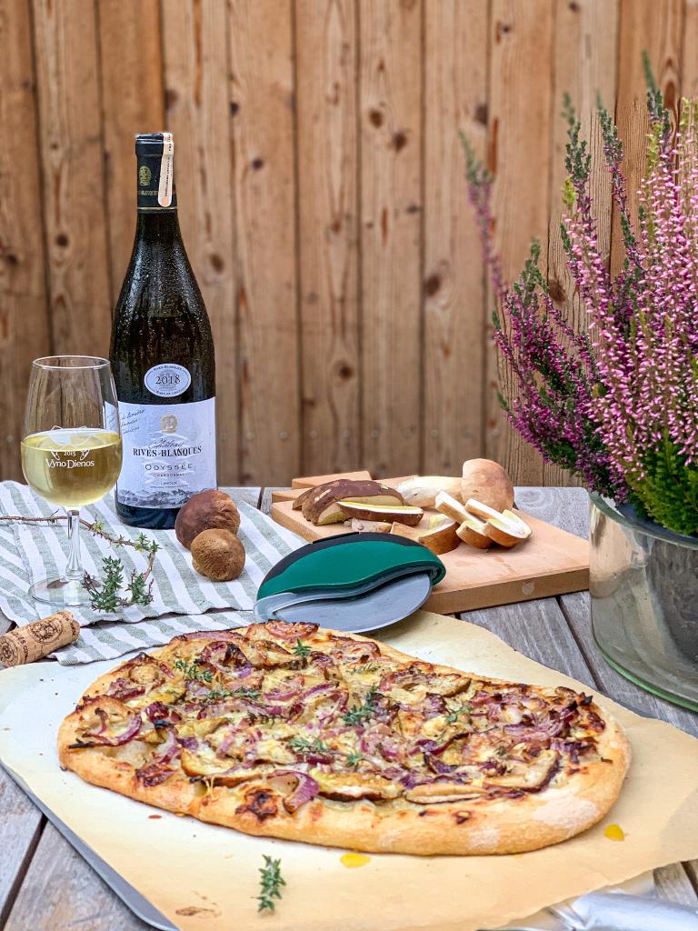 Paruošta baravykų pica