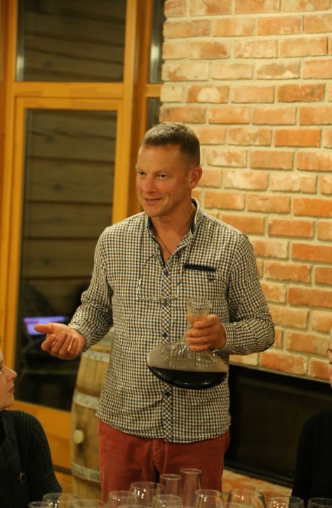 Ramūno Grikevičiaus kurtos Roksala vynų etiketės