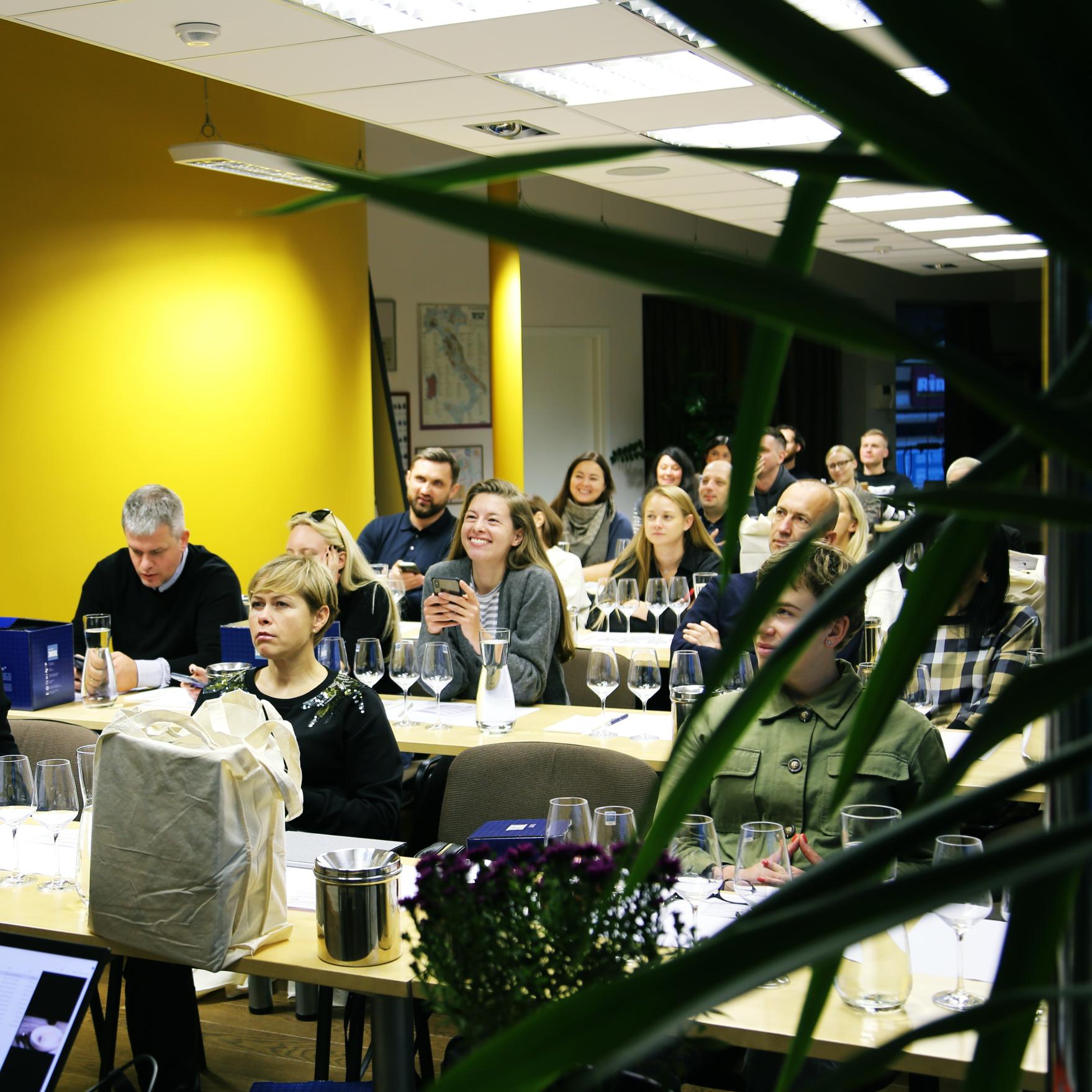 Studentai Lietuvos someljė mokykloje