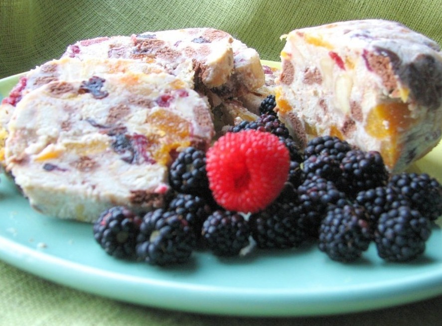 Varškės sūris su džiovintais vaisiais